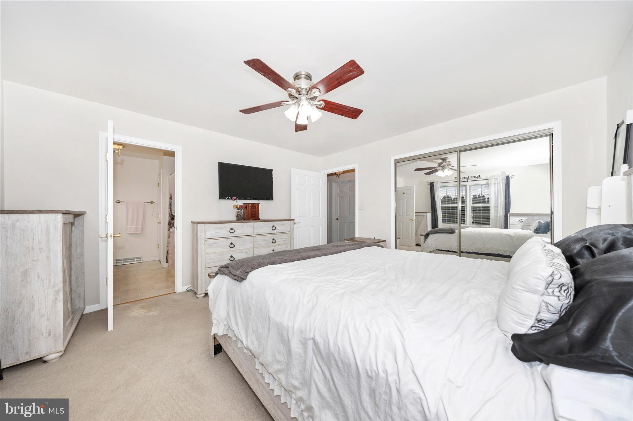 COLONIAL PARK EAST - Residential