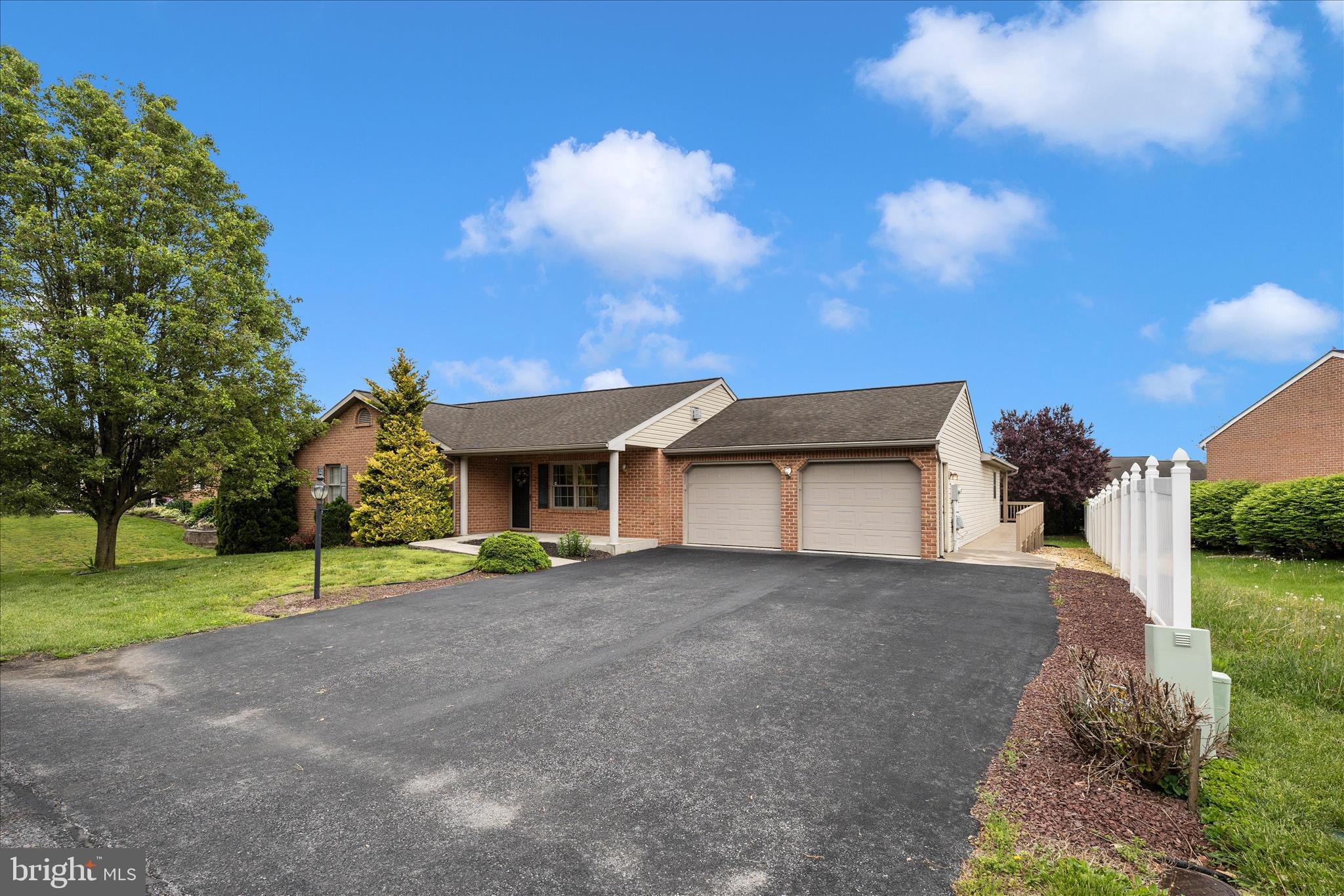 COLONIAL PARK EAST - Residential