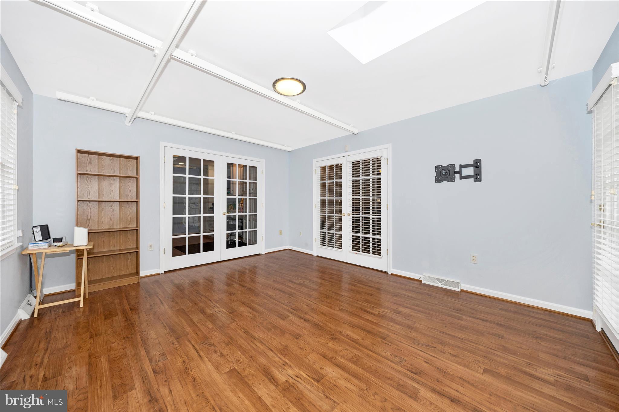 COLONIAL PARK EAST - Residential