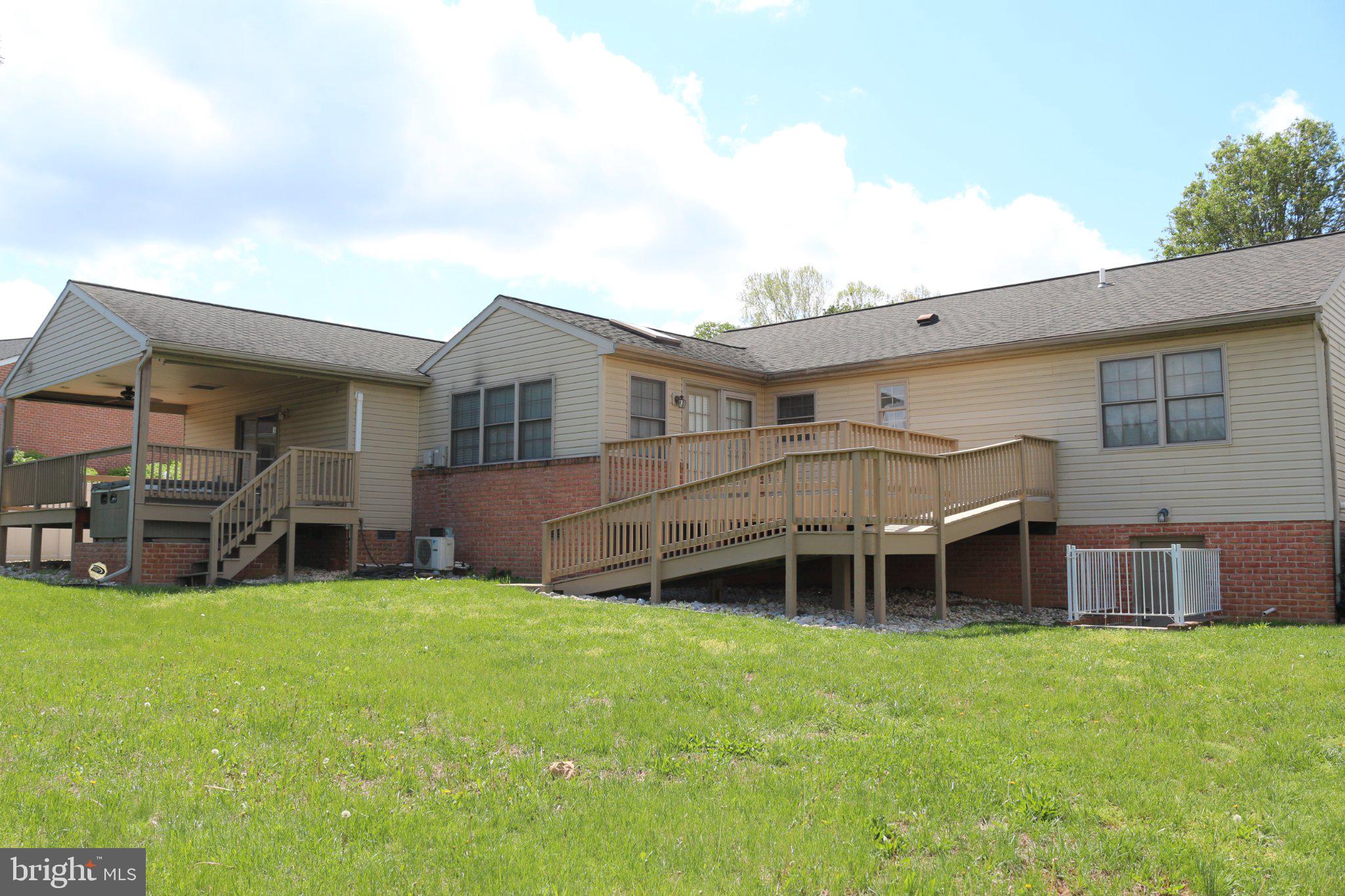 COLONIAL PARK EAST - Residential