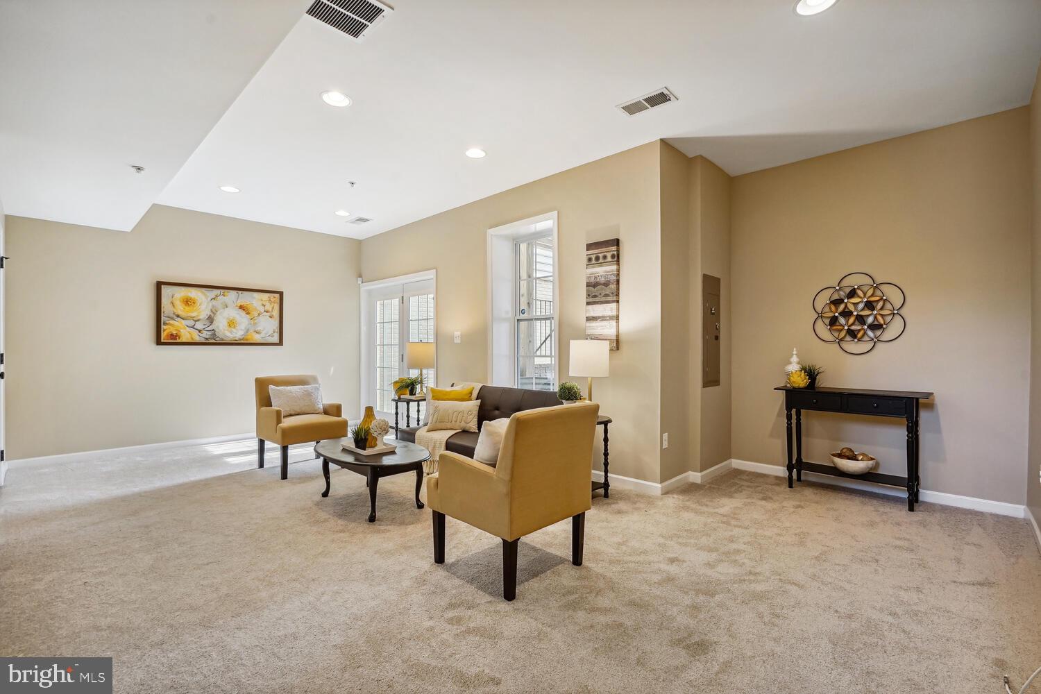 MARLBORO RIDGE - Residential