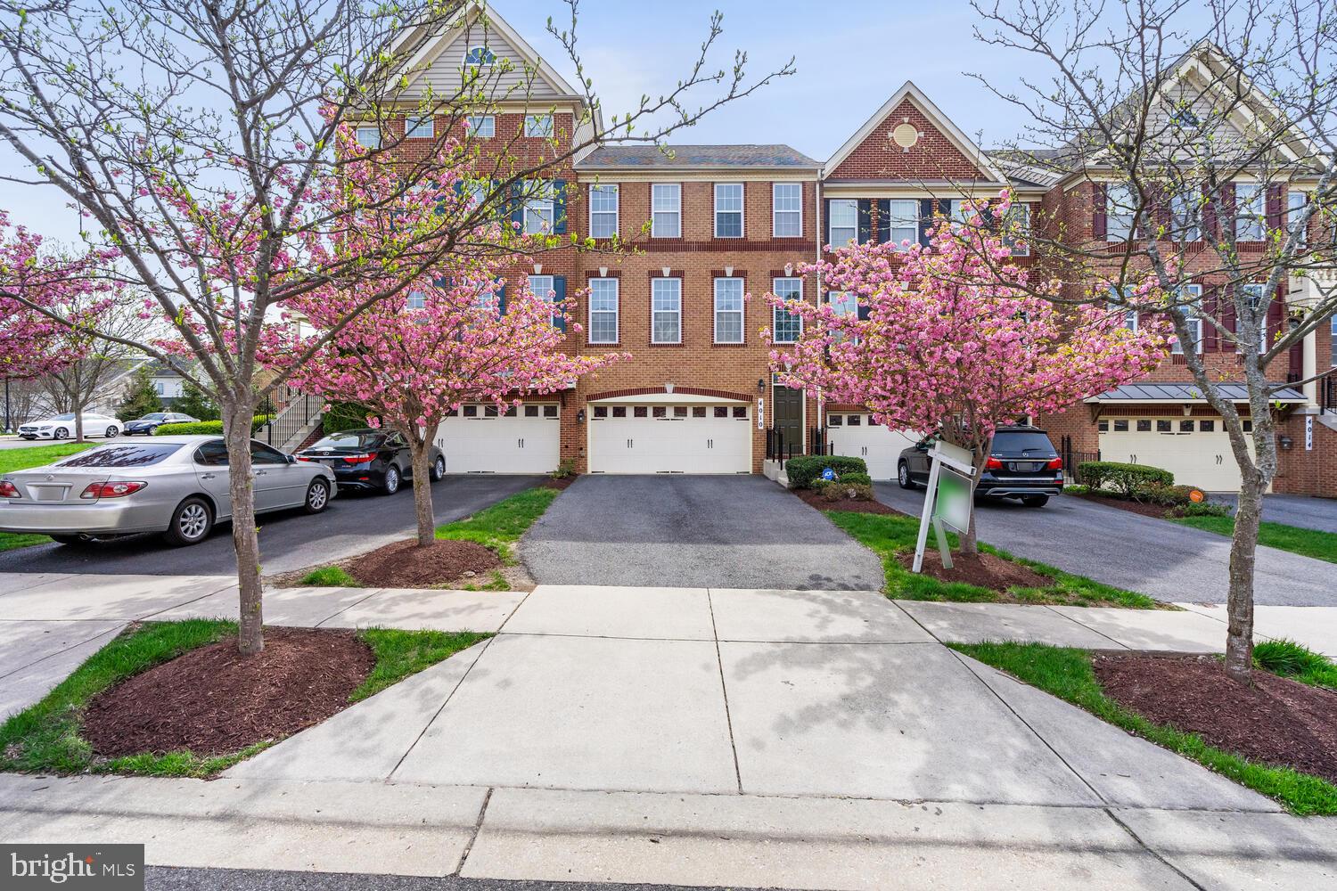 MARLBORO RIDGE - Residential