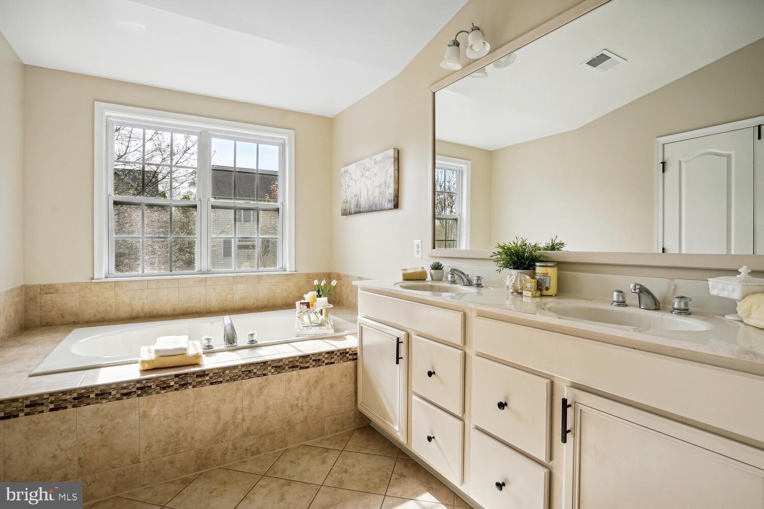 MARLBORO RIDGE - Residential