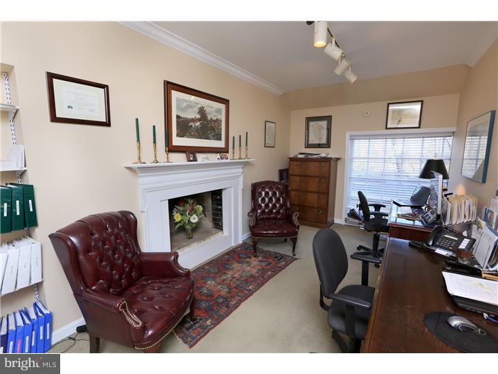 000 - Commercial Sale