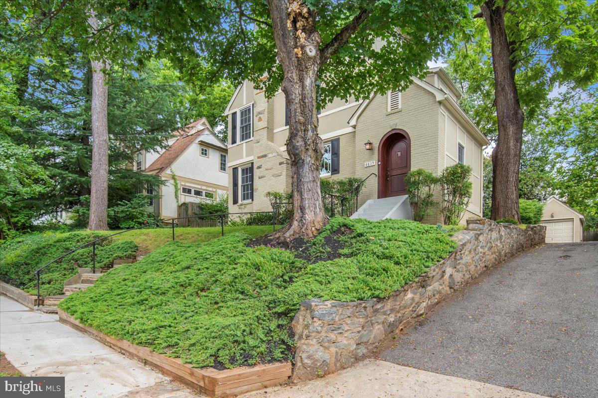 CHEVY CHASE GARDENS - Residential