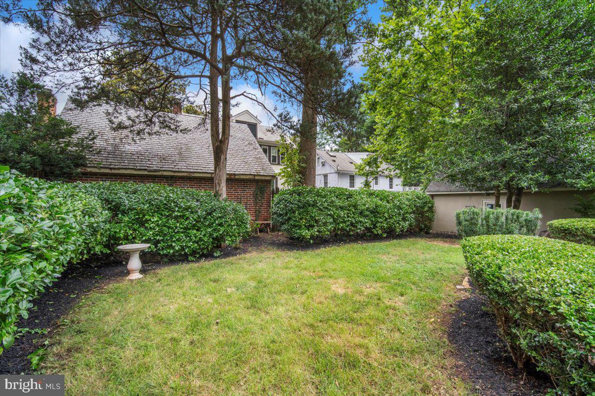 CHEVY CHASE GARDENS - Residential