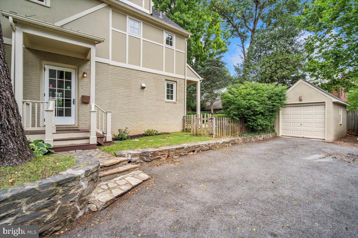 CHEVY CHASE GARDENS - Residential