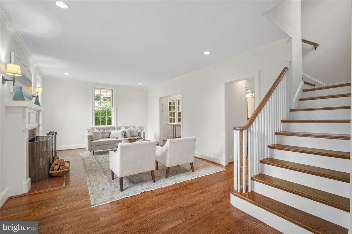 CHEVY CHASE GARDENS - Residential