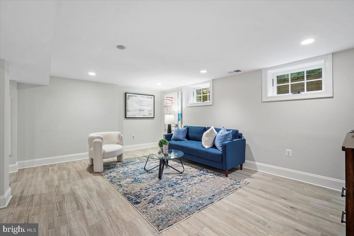 CHEVY CHASE GARDENS - Residential