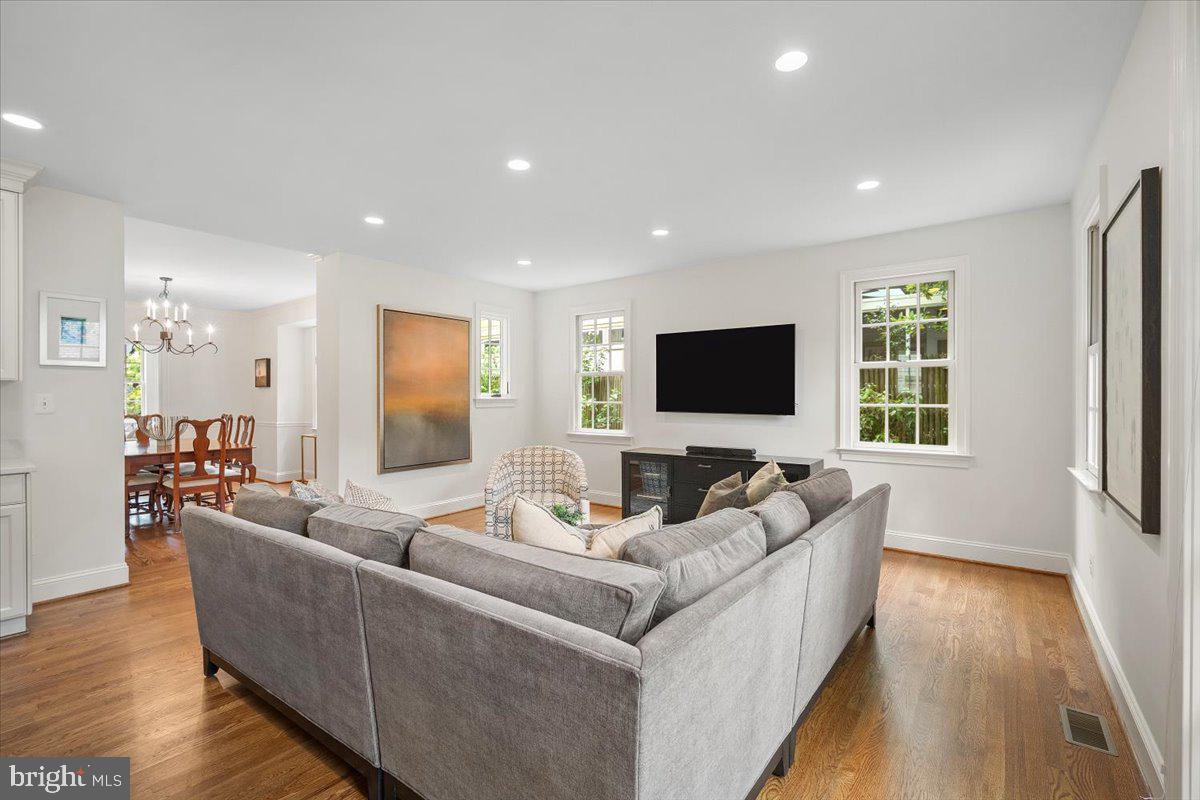 CHEVY CHASE GARDENS - Residential