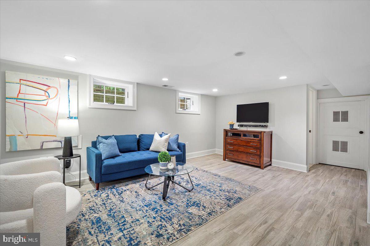 CHEVY CHASE GARDENS - Residential