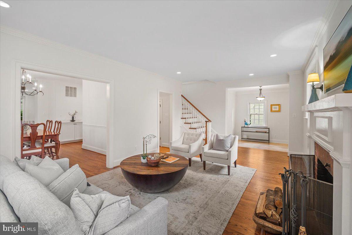 CHEVY CHASE GARDENS - Residential