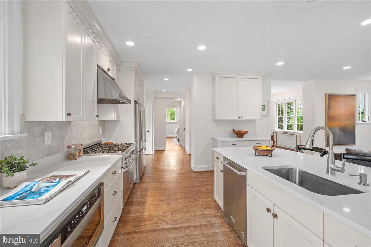 CHEVY CHASE GARDENS - Residential