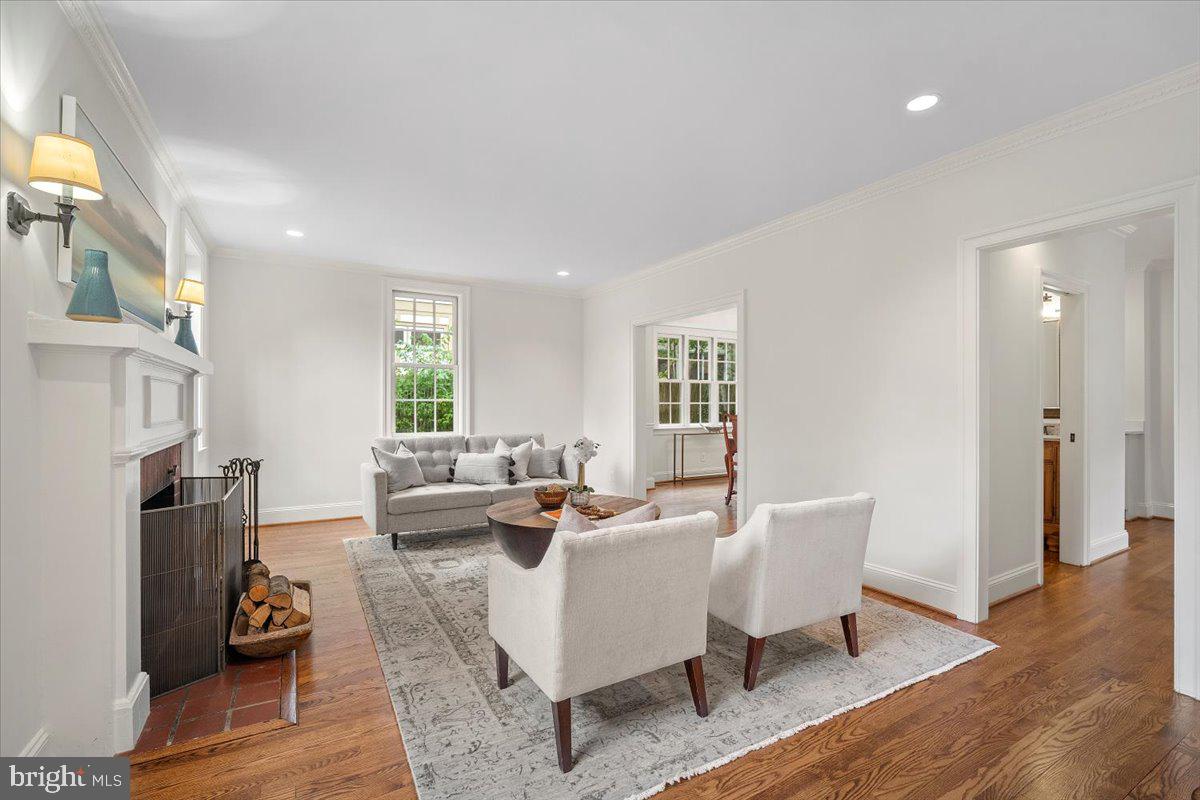 CHEVY CHASE GARDENS - Residential