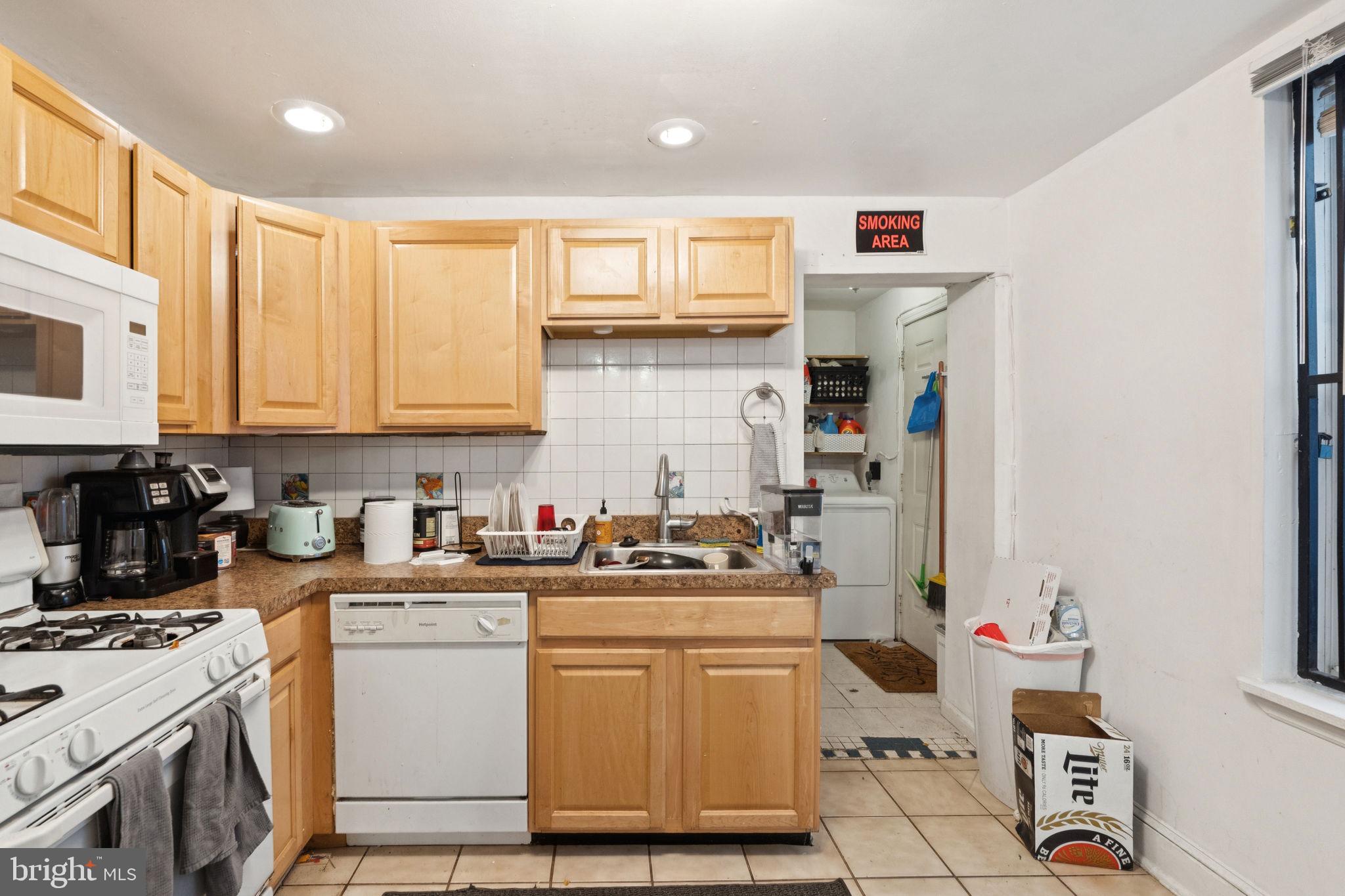 TEMPLE UNIVERSITY - Residential Lease