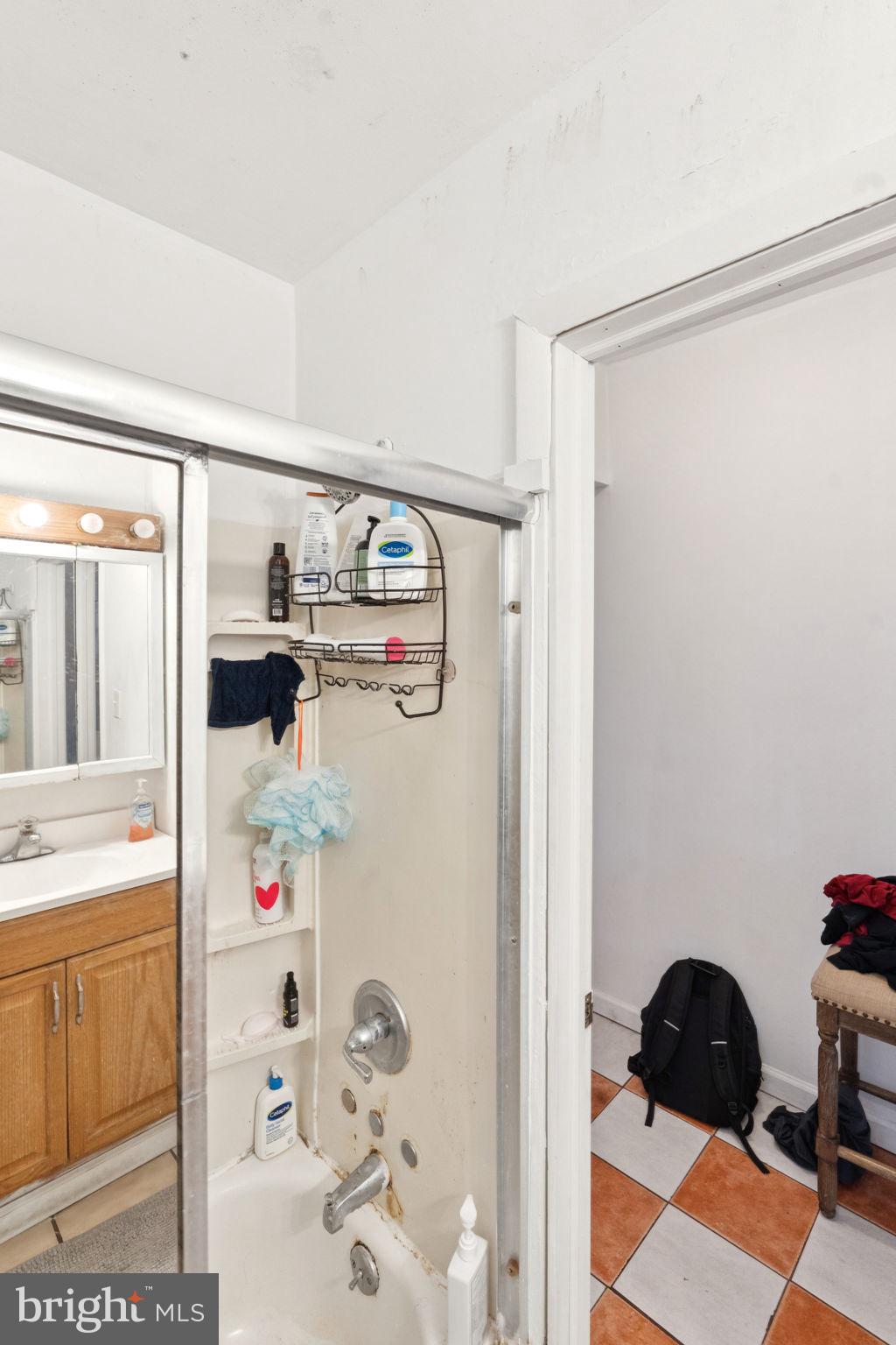 TEMPLE UNIVERSITY - Residential Lease