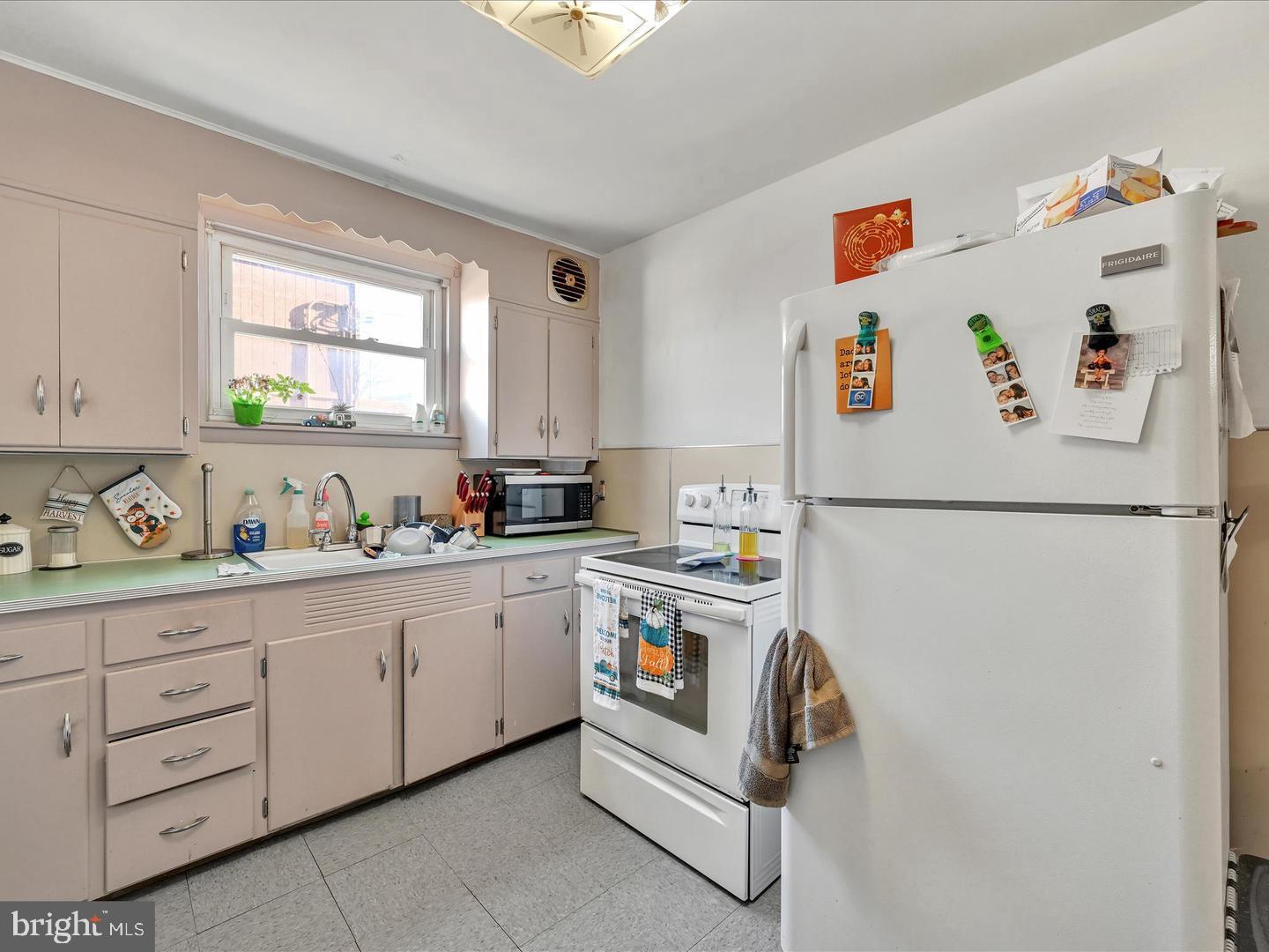 YORKVILLE - Residential