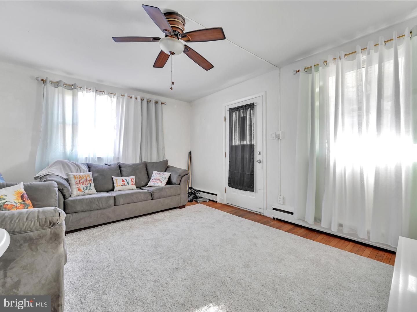 YORKVILLE - Residential