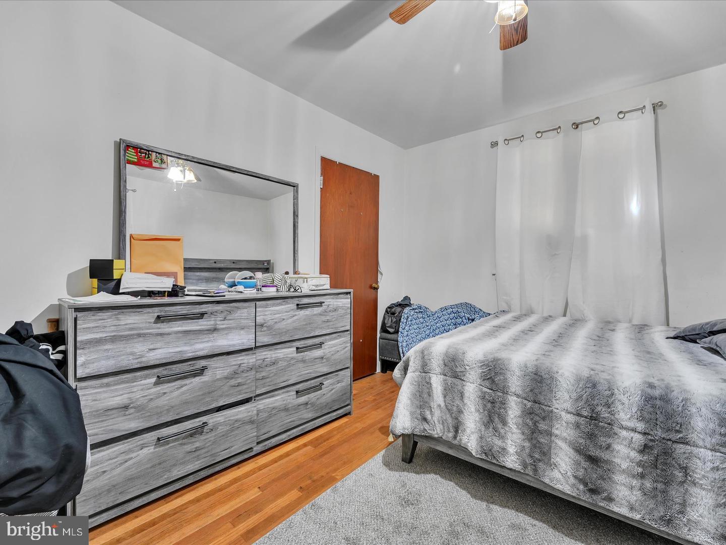 YORKVILLE - Residential