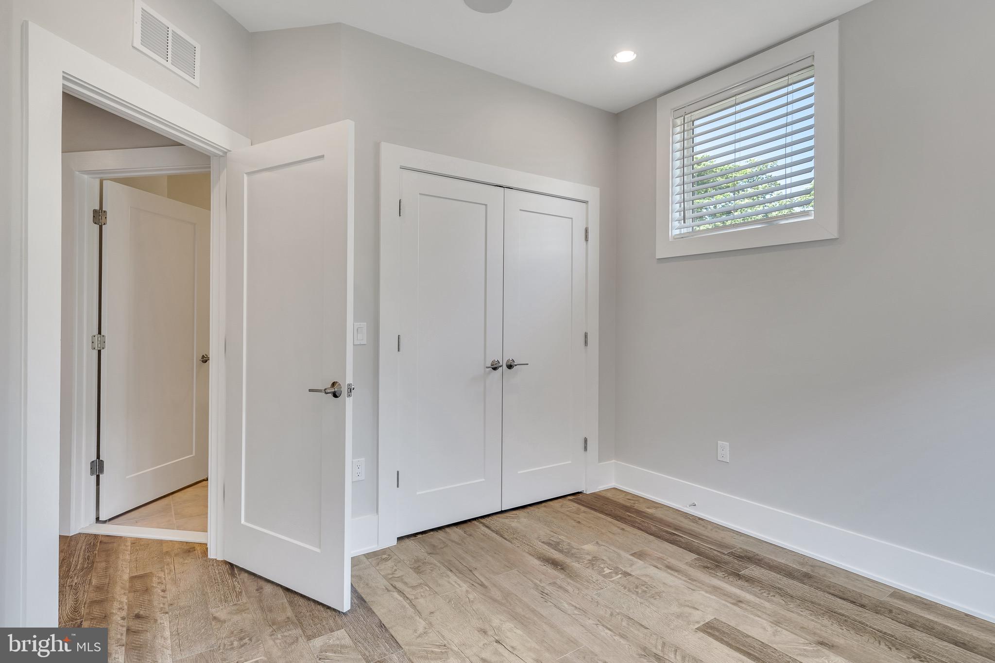 GROSVENOR HEIGHTS - Residential