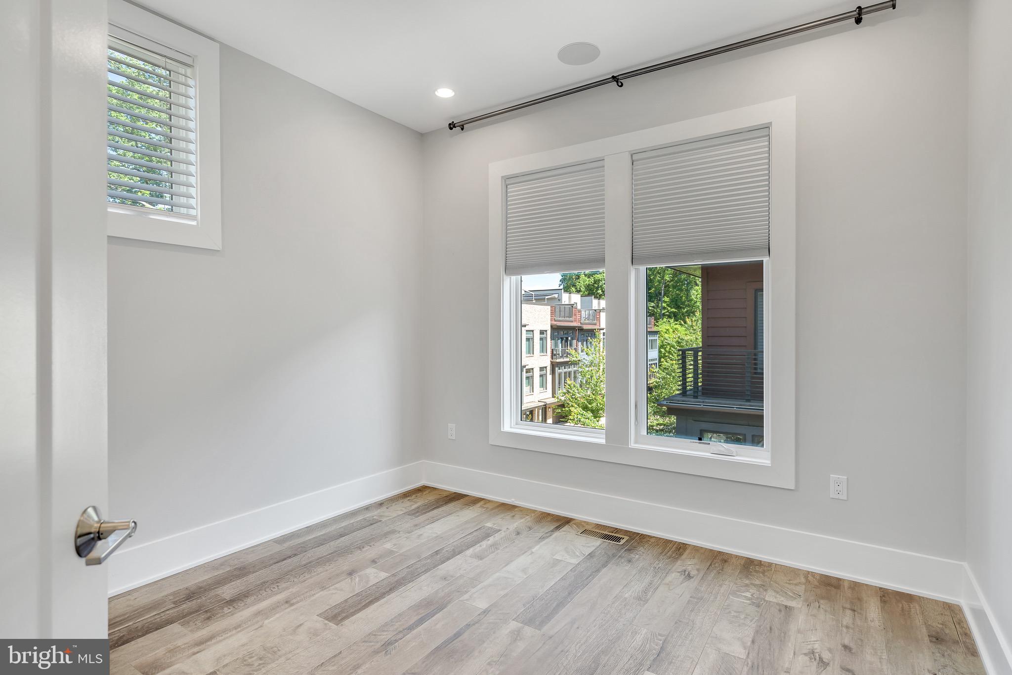 GROSVENOR HEIGHTS - Residential