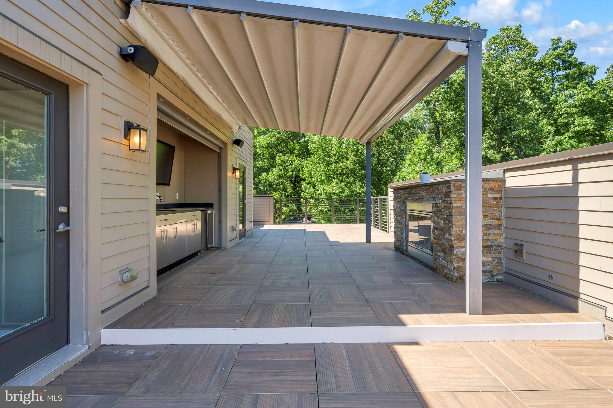 GROSVENOR HEIGHTS - Residential