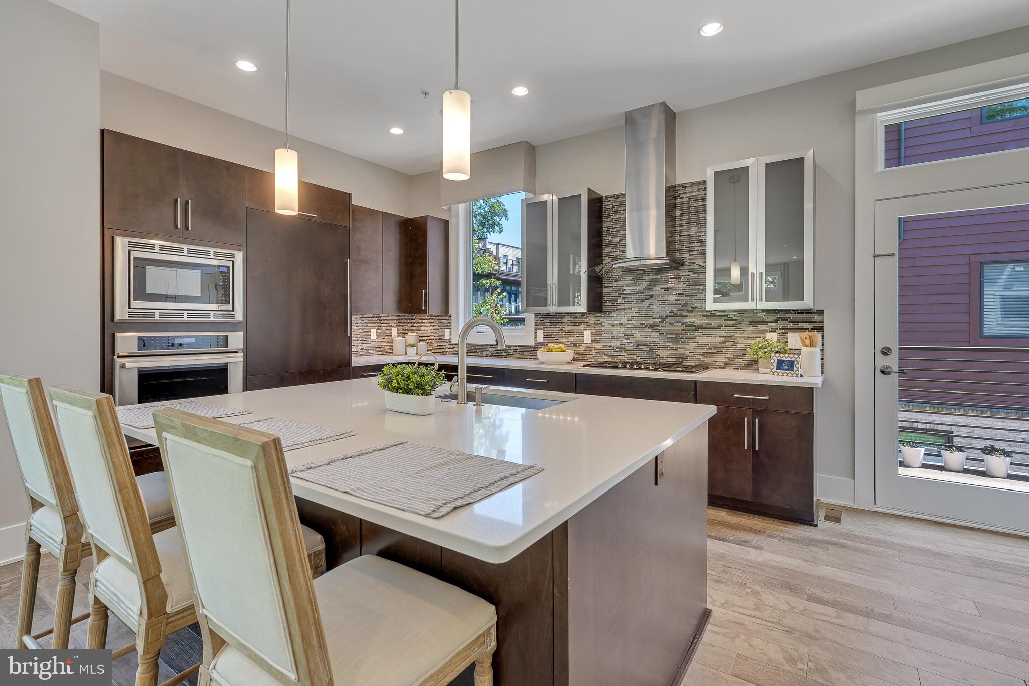 GROSVENOR HEIGHTS - Residential