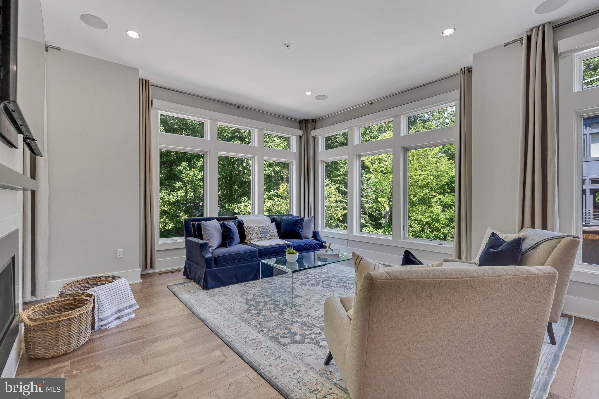 GROSVENOR HEIGHTS - Residential