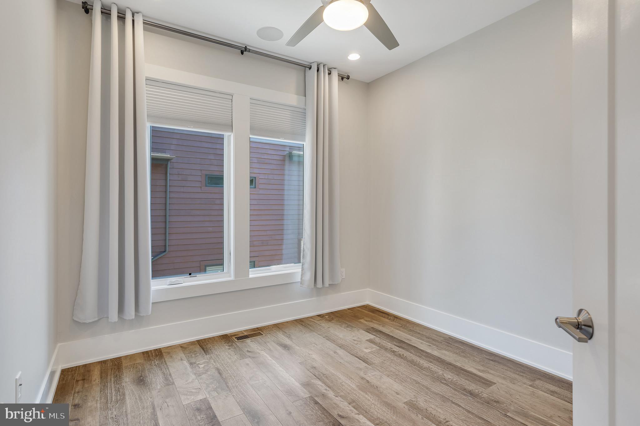 GROSVENOR HEIGHTS - Residential