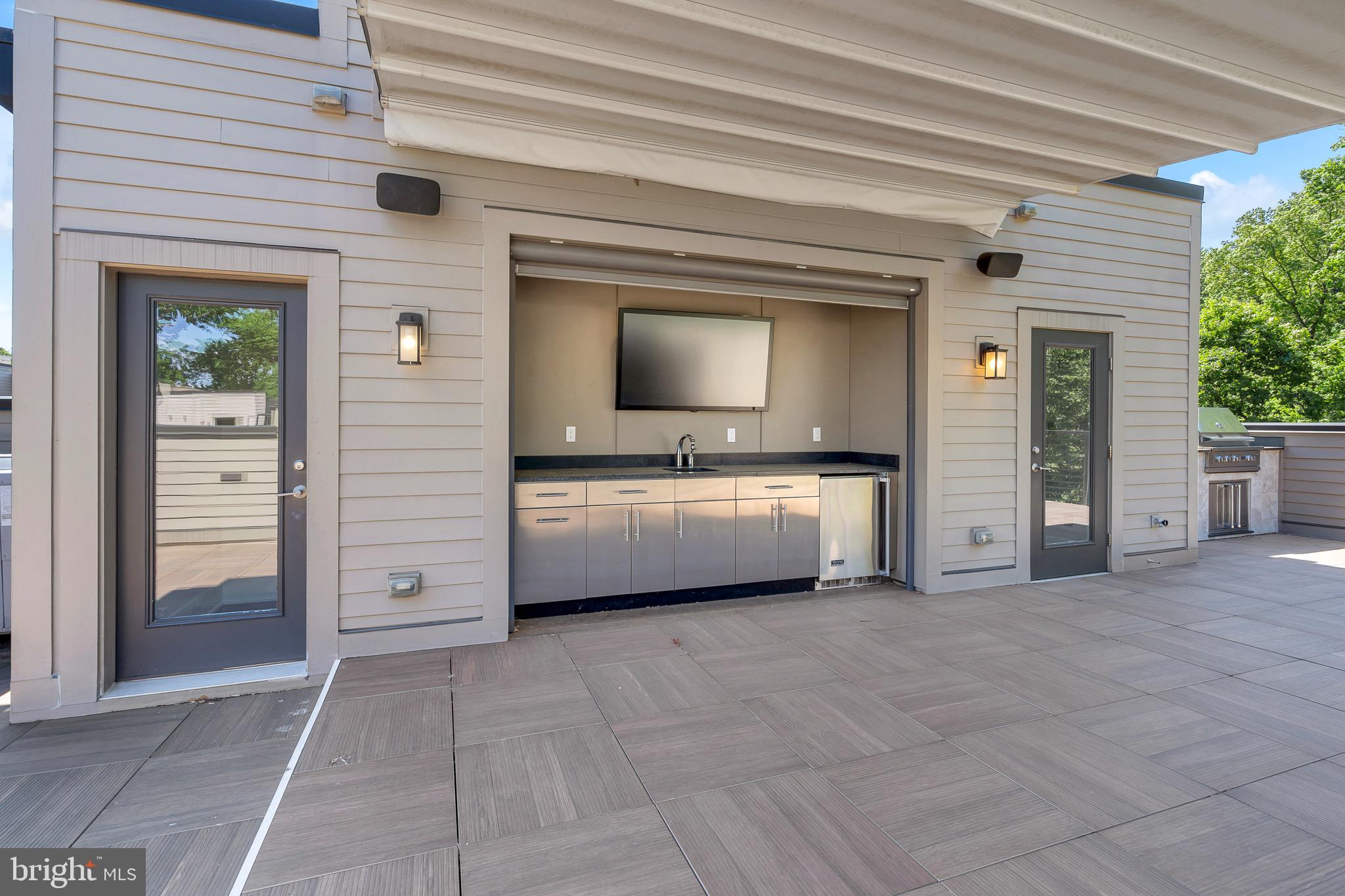 GROSVENOR HEIGHTS - Residential