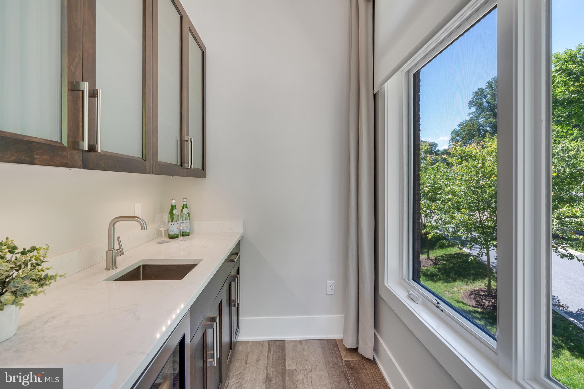 GROSVENOR HEIGHTS - Residential