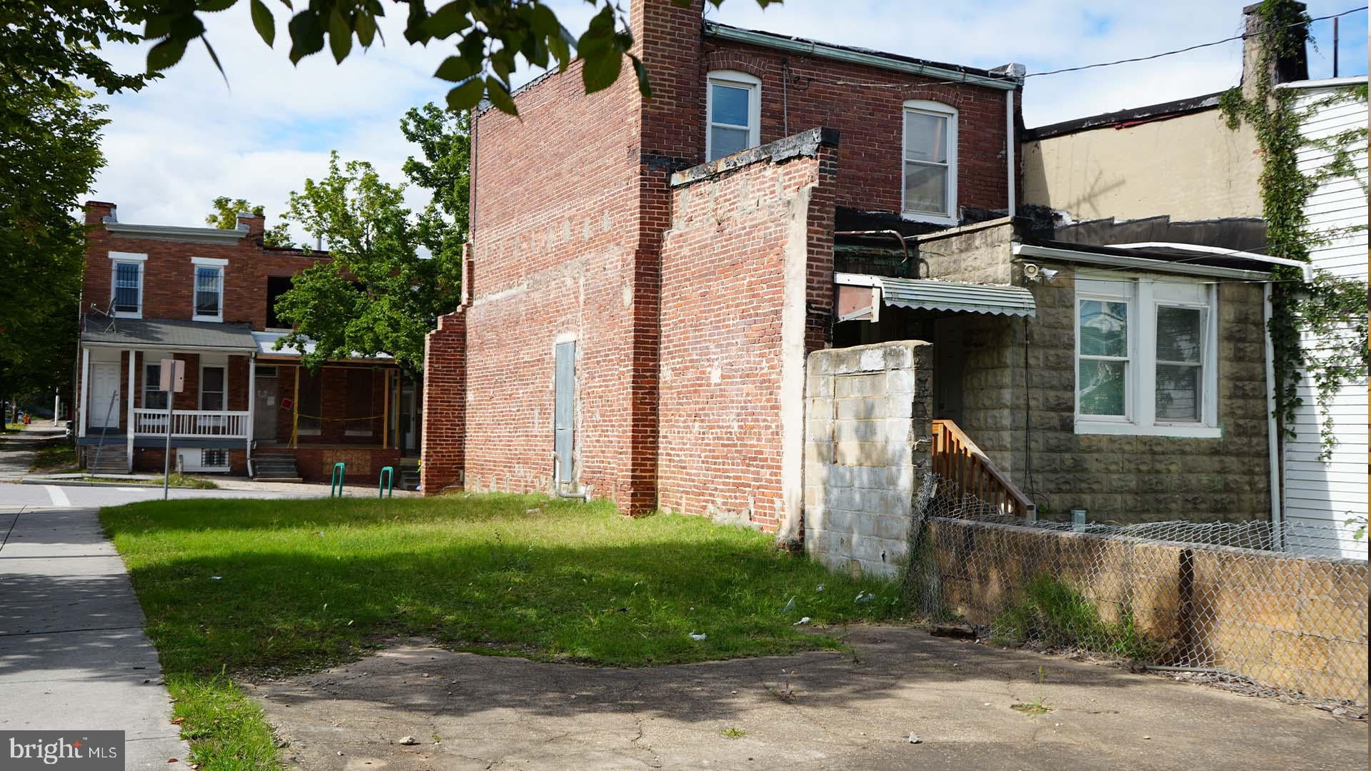 2261 SIDNEY AVENUE