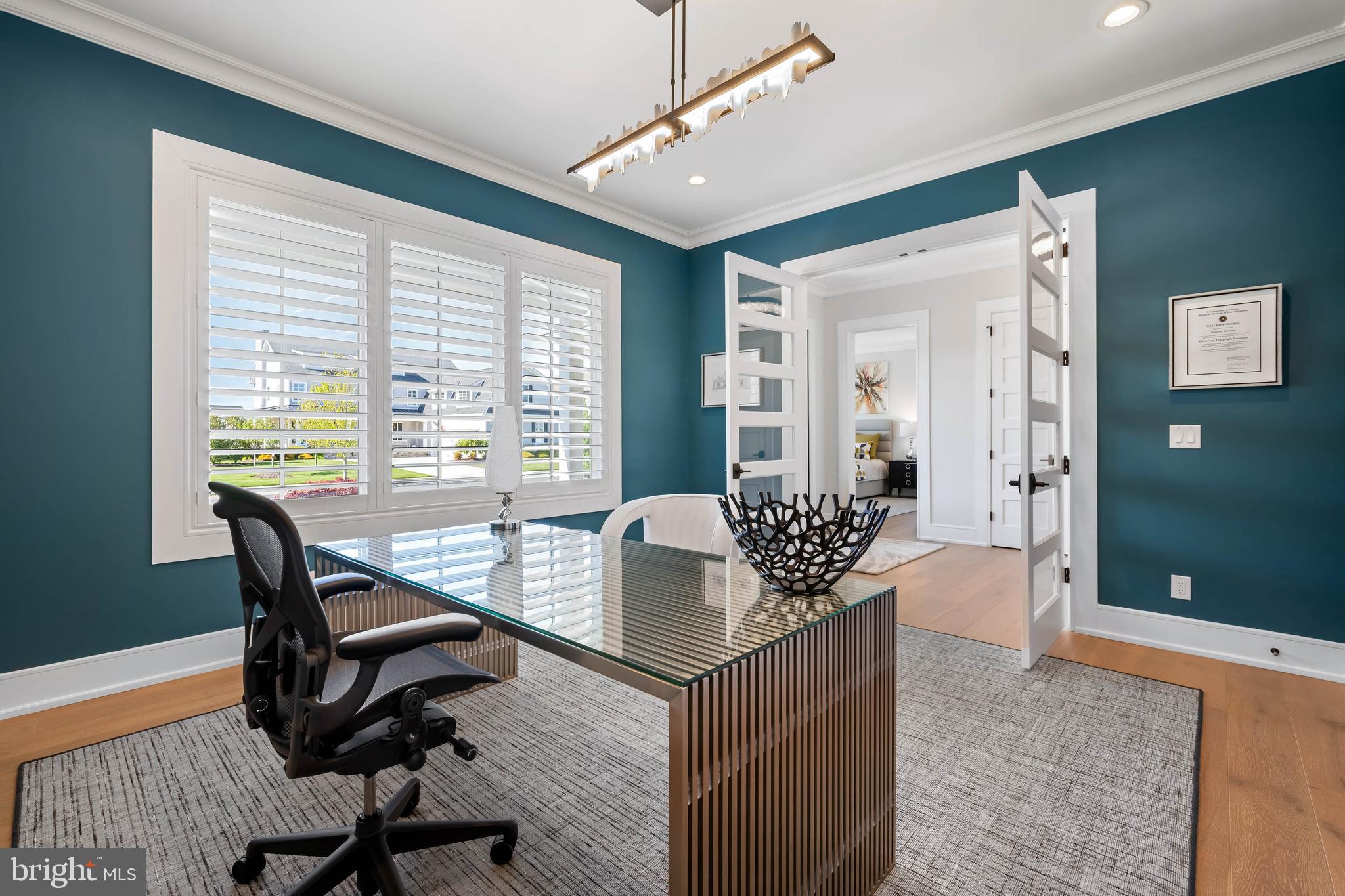 SHOWFIELD - Residential