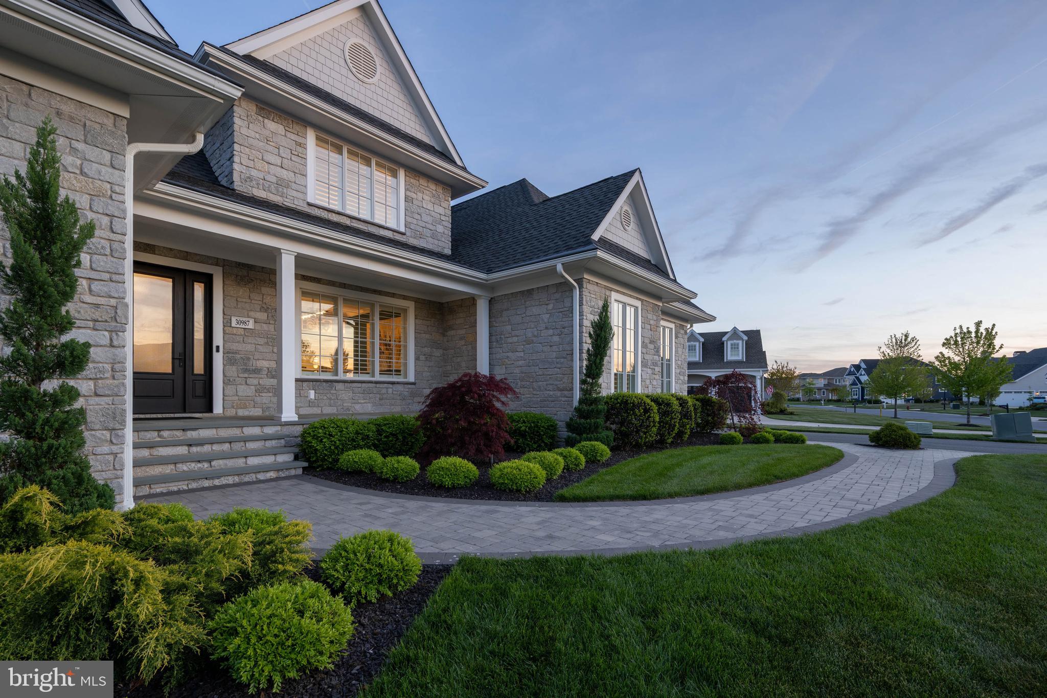 SHOWFIELD - Residential