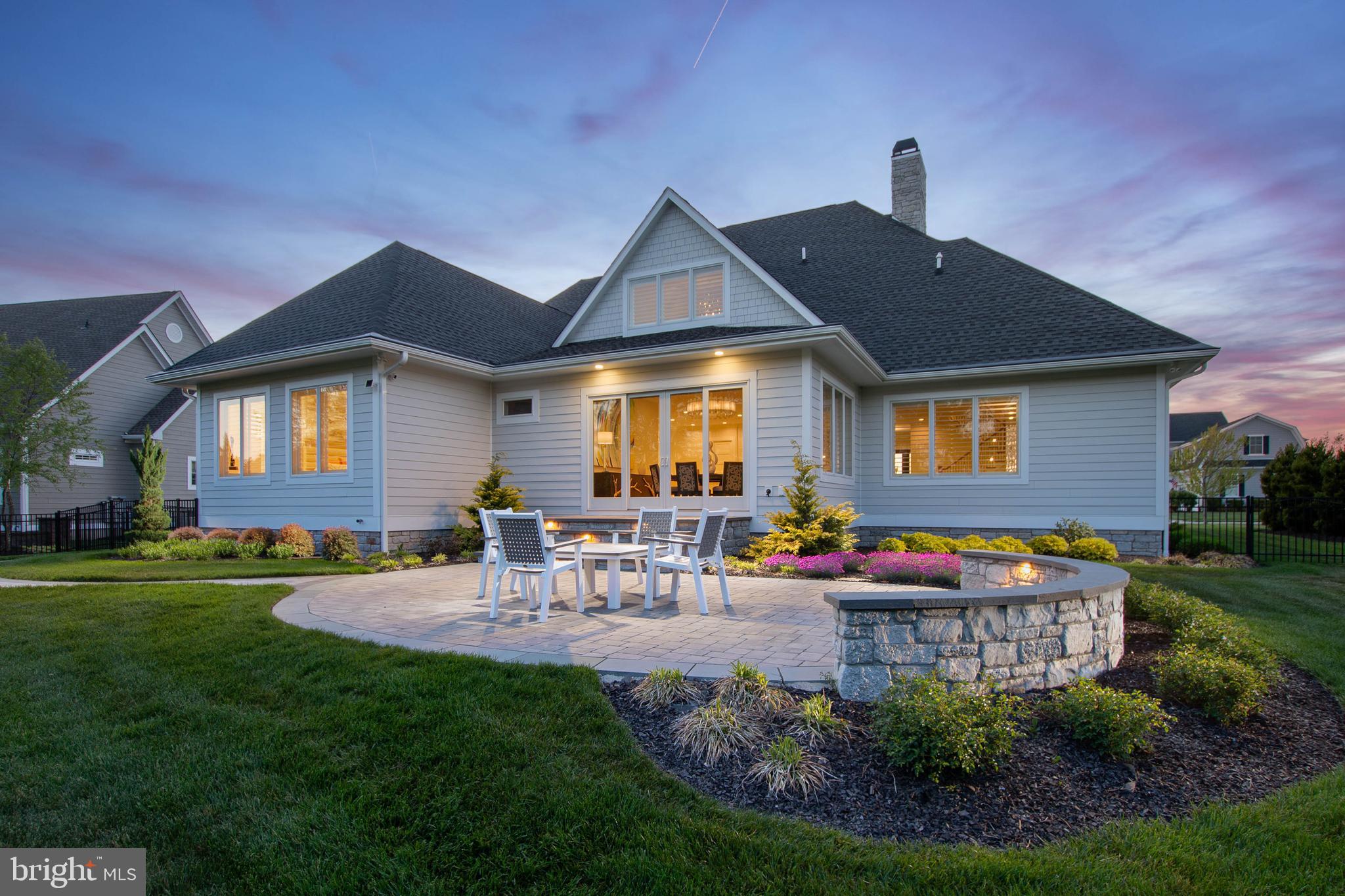 SHOWFIELD - Residential