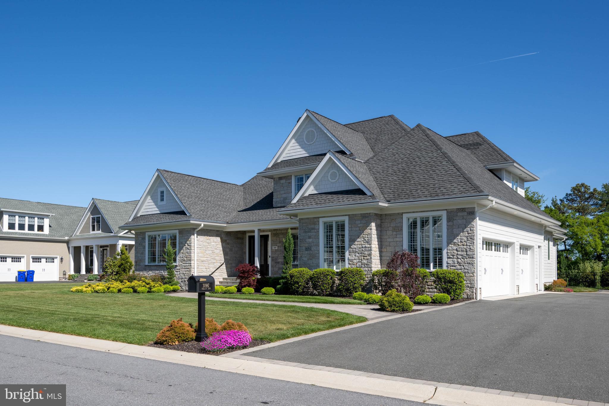 SHOWFIELD - Residential