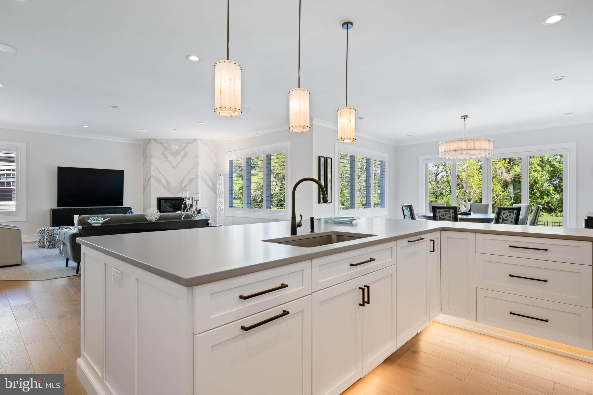SHOWFIELD - Residential