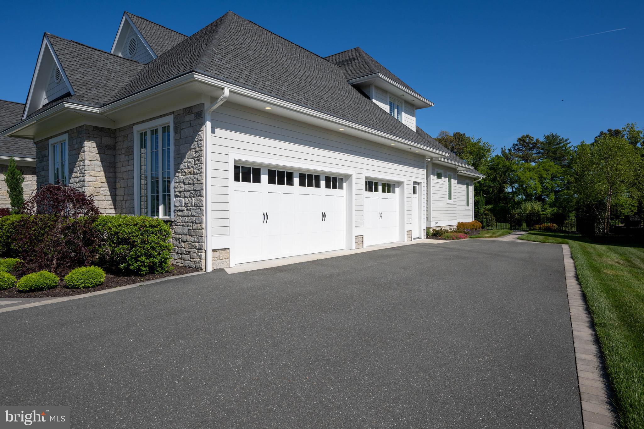 SHOWFIELD - Residential