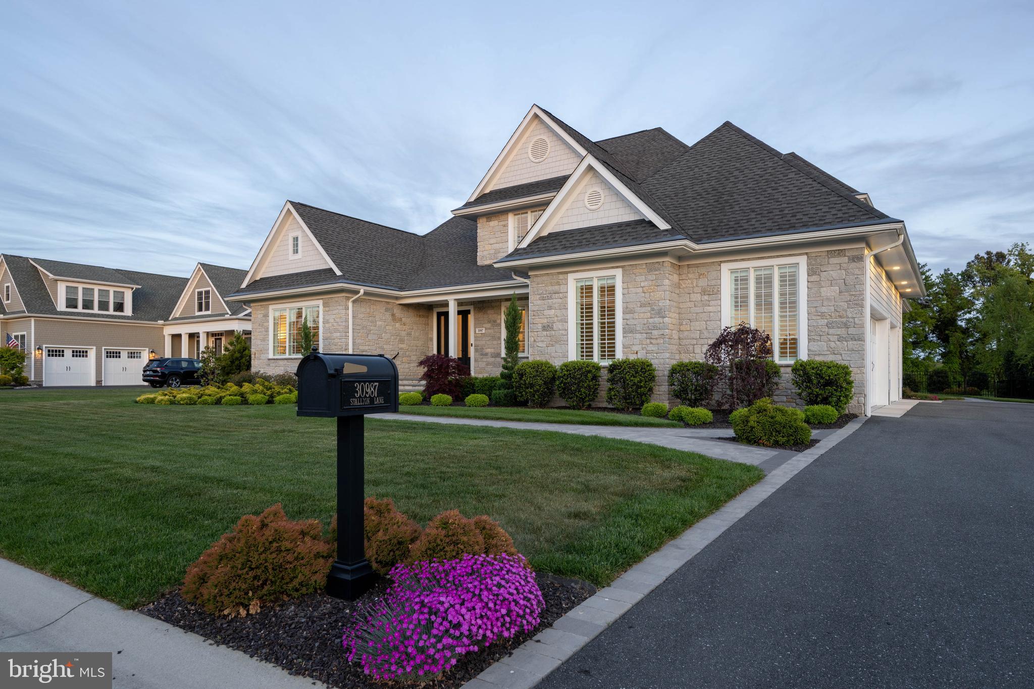 SHOWFIELD - Residential