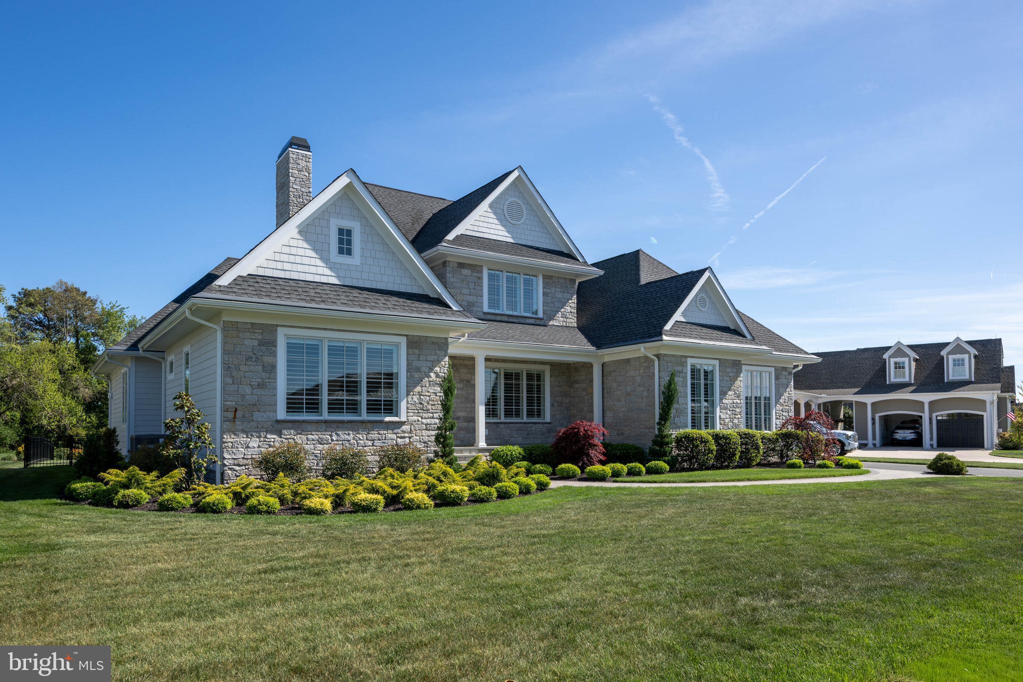 SHOWFIELD - Residential