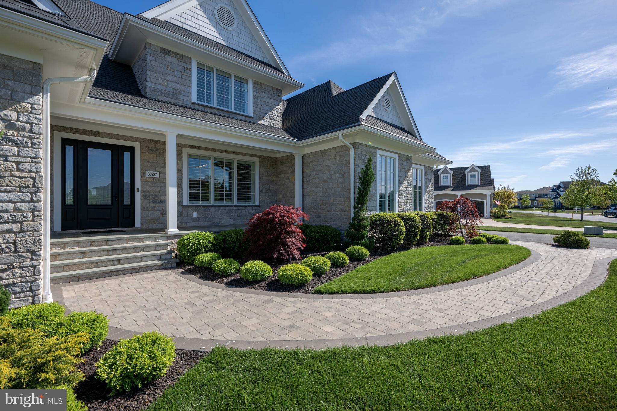 SHOWFIELD - Residential