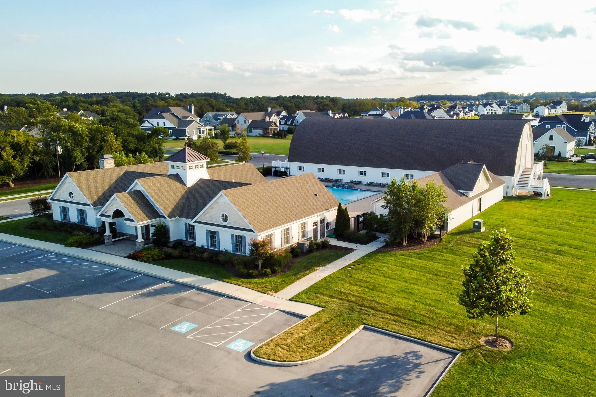 SHOWFIELD - Residential