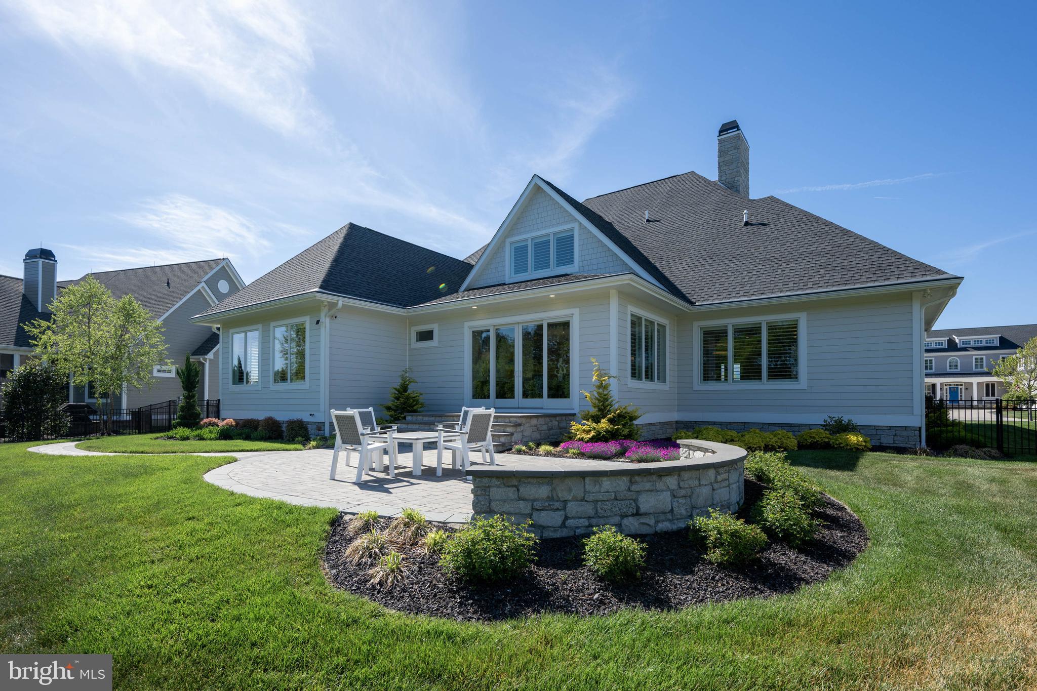 SHOWFIELD - Residential