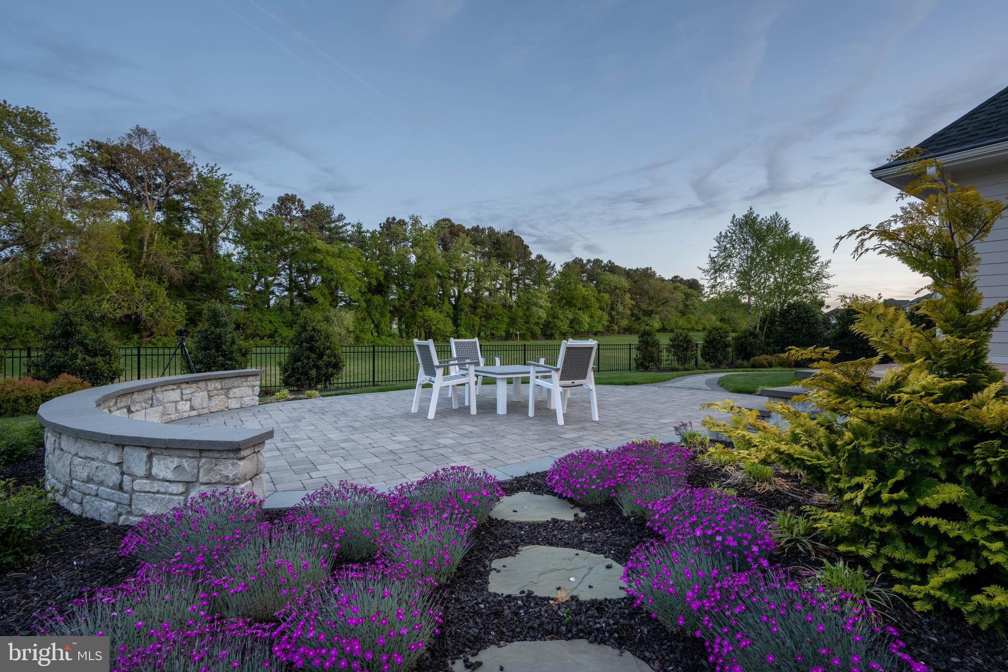 SHOWFIELD - Residential
