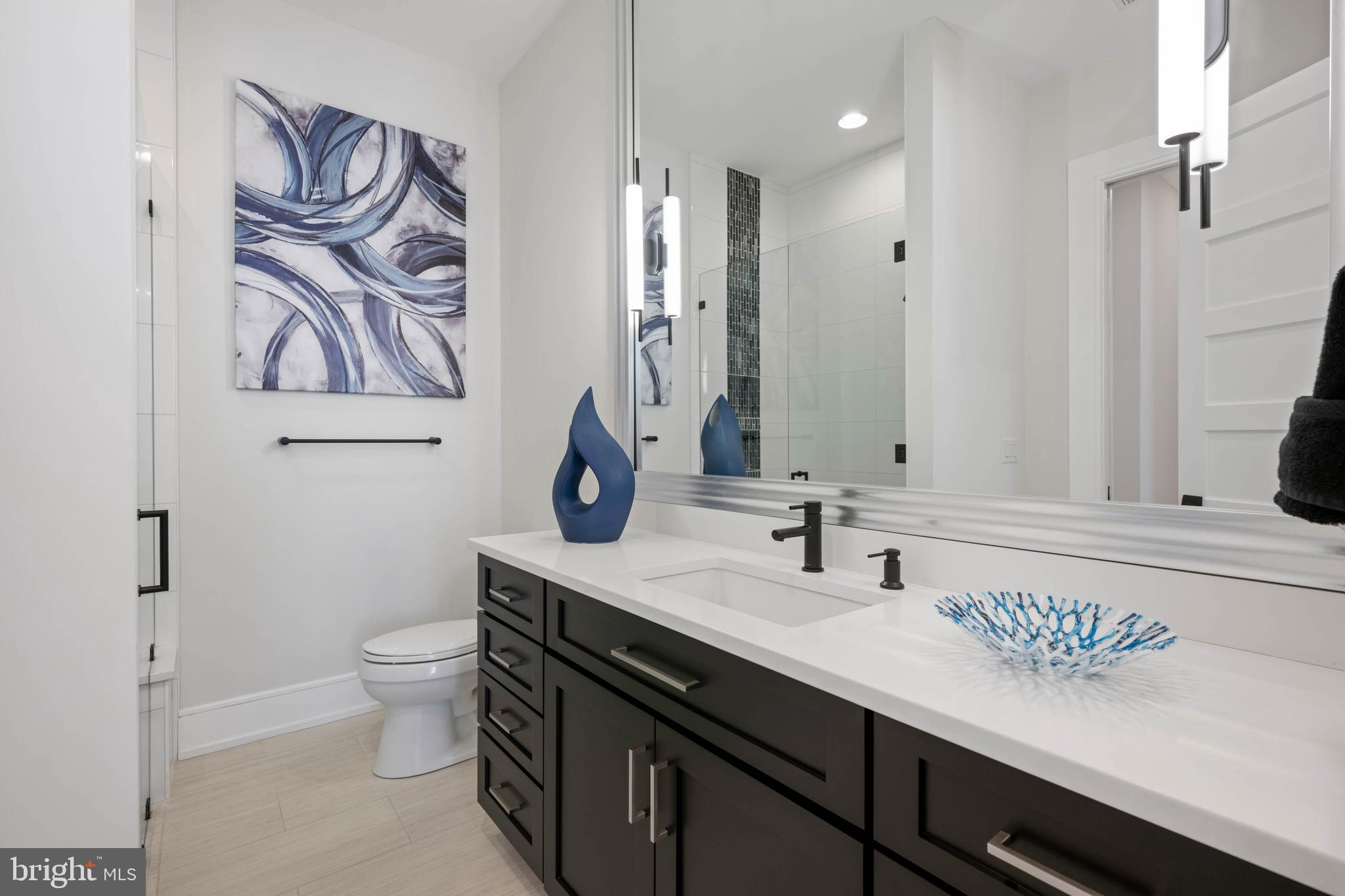 SHOWFIELD - Residential