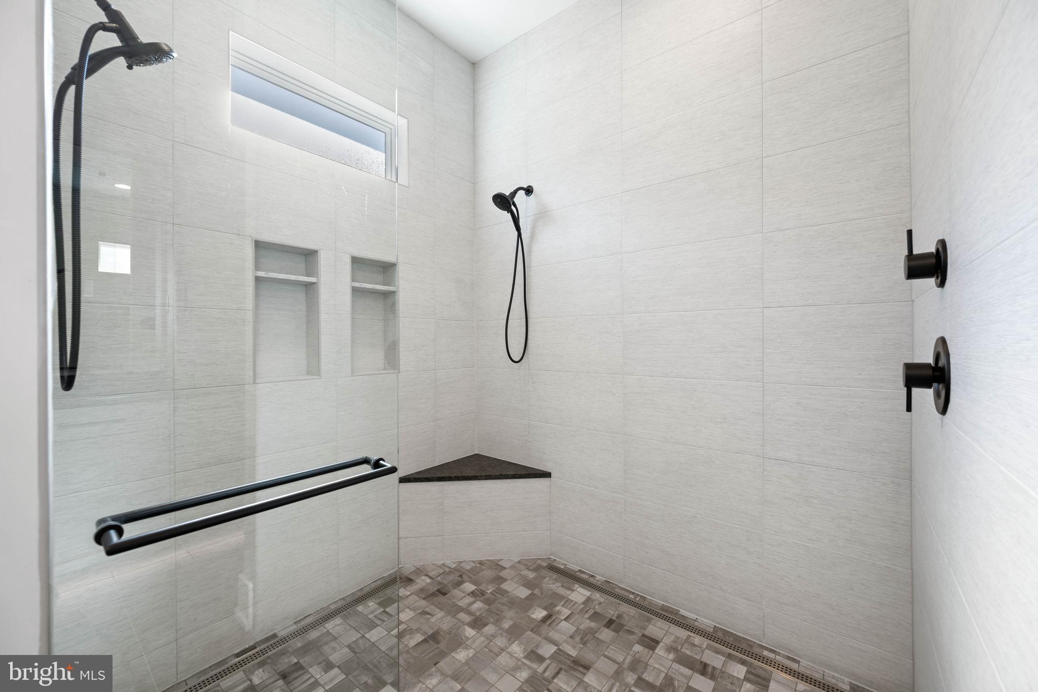 SHOWFIELD - Residential