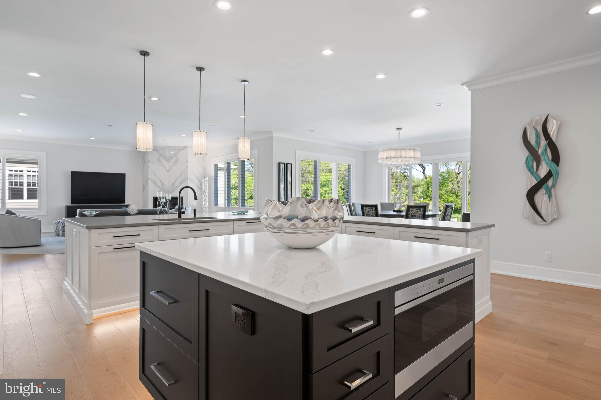 SHOWFIELD - Residential