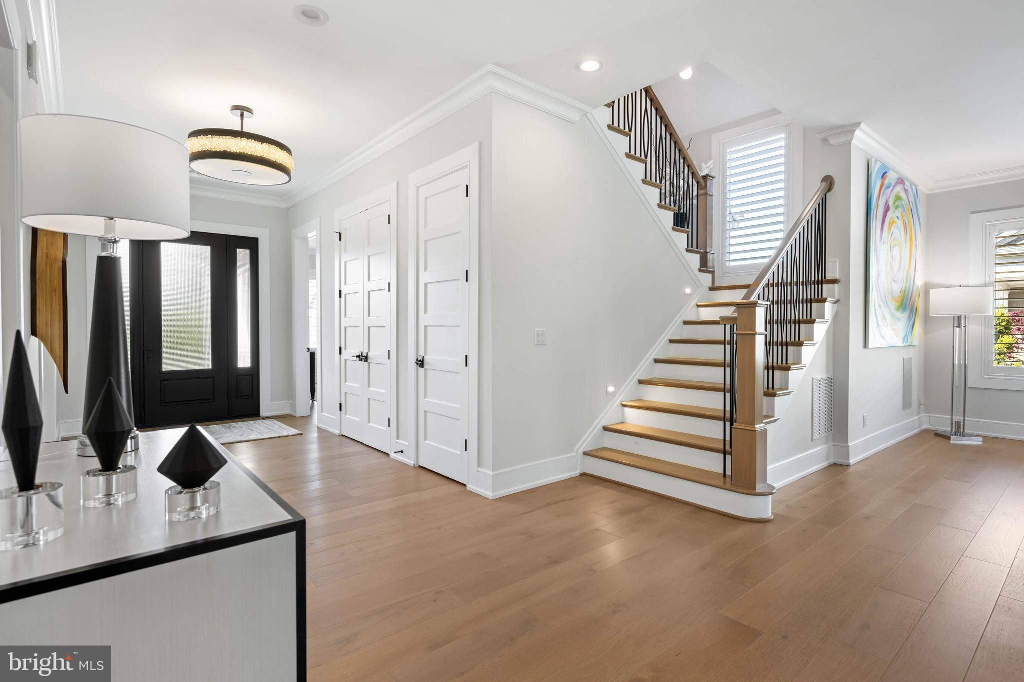 SHOWFIELD - Residential
