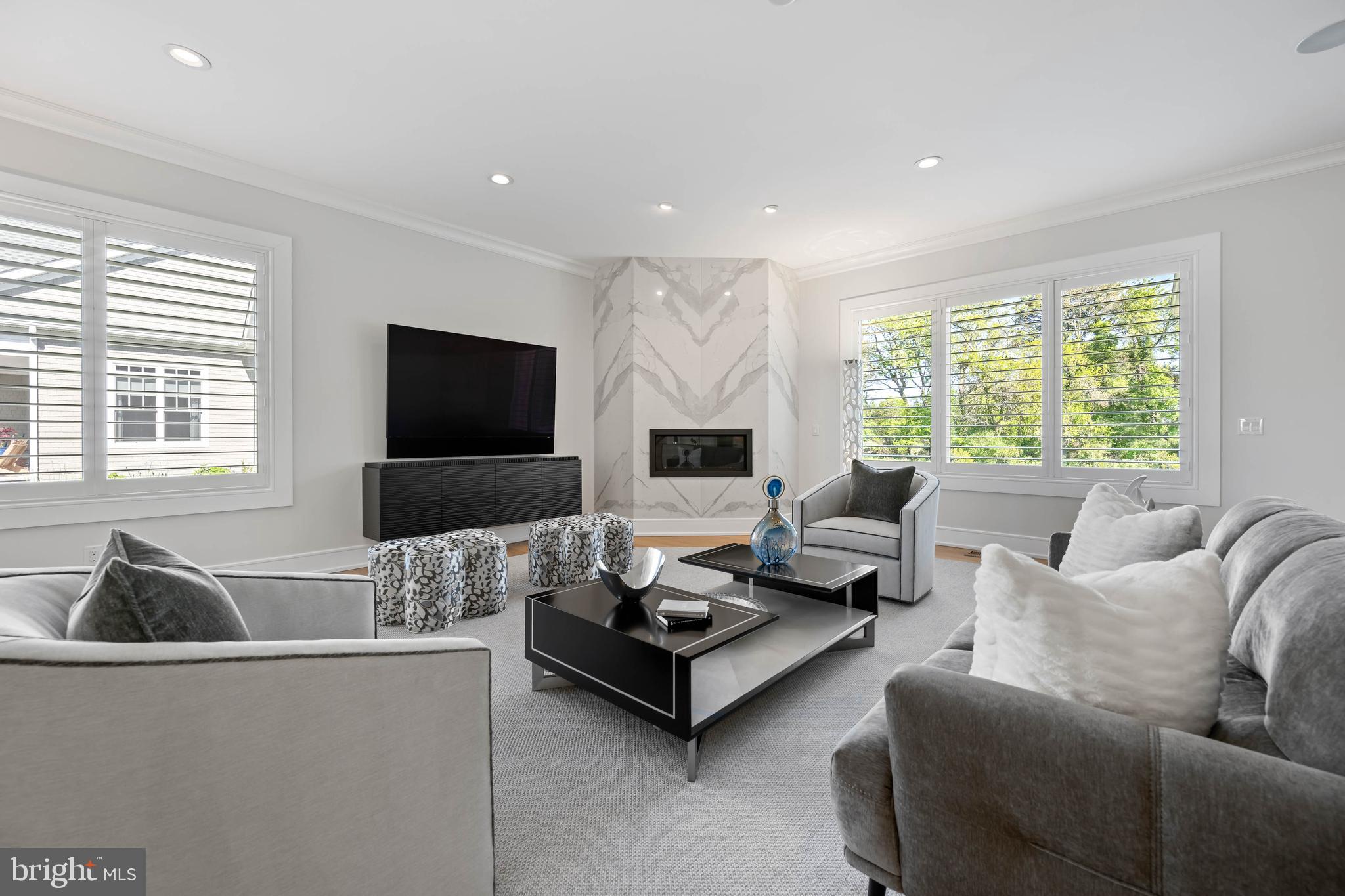 SHOWFIELD - Residential