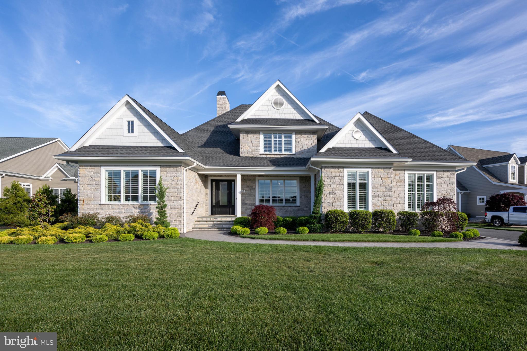 SHOWFIELD - Residential
